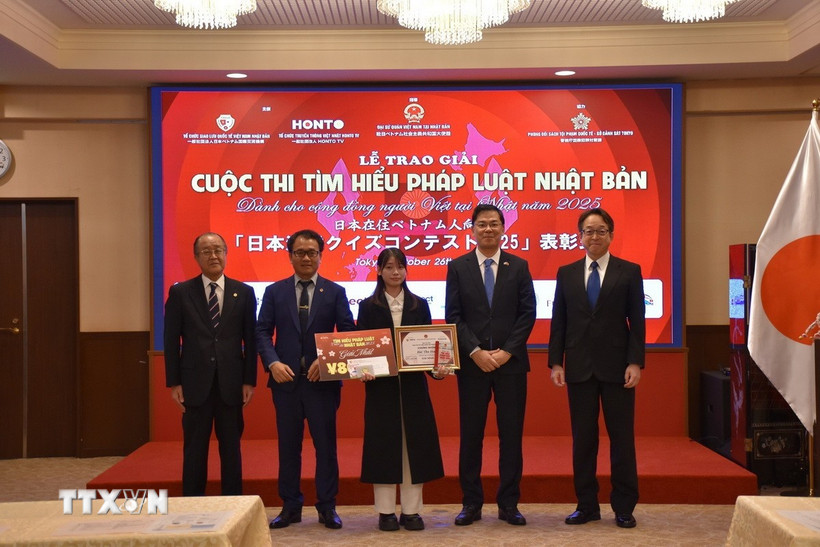 Trao giải cuộc thi tìm hiểu pháp luật Nhật Bản cho cộng đồng người Việt Nam